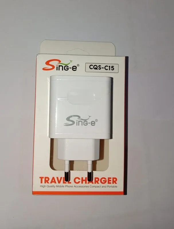 Kepala Charger CQS-C15 Putih